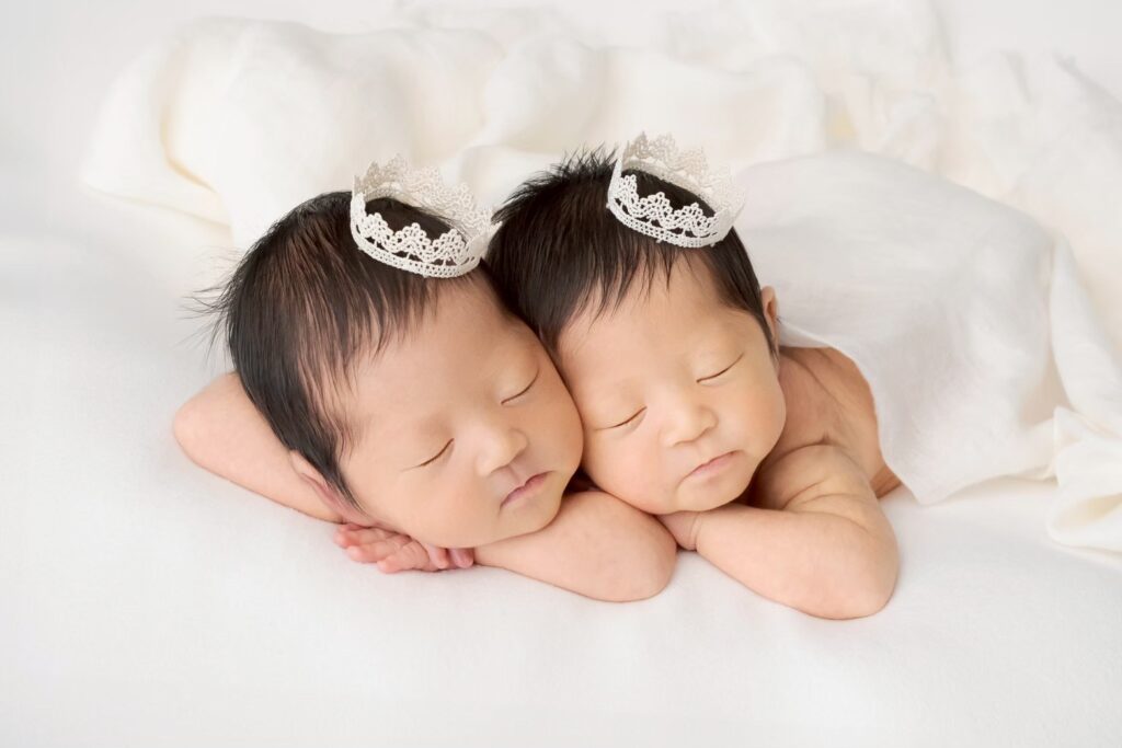 twins newborn photo