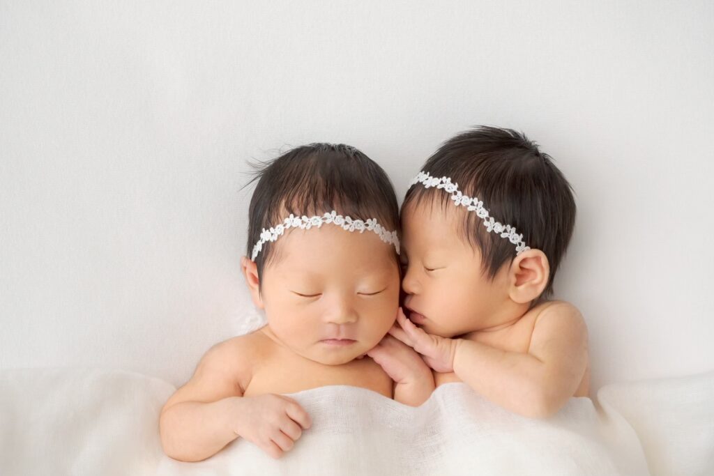 twins newborn photo