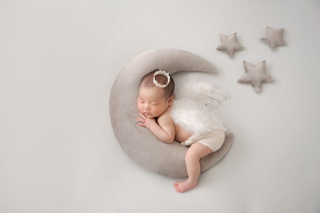 poses newborn photo