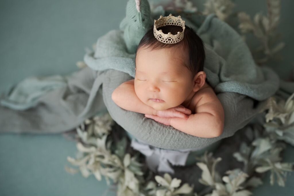 poses newborn photo