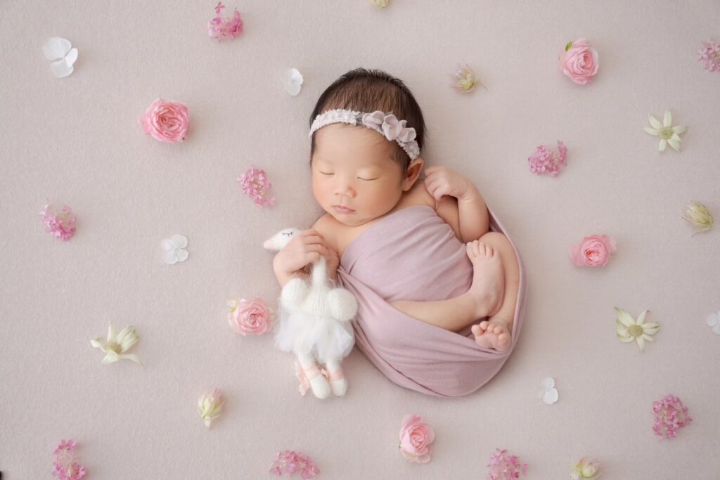 floral newborn photo