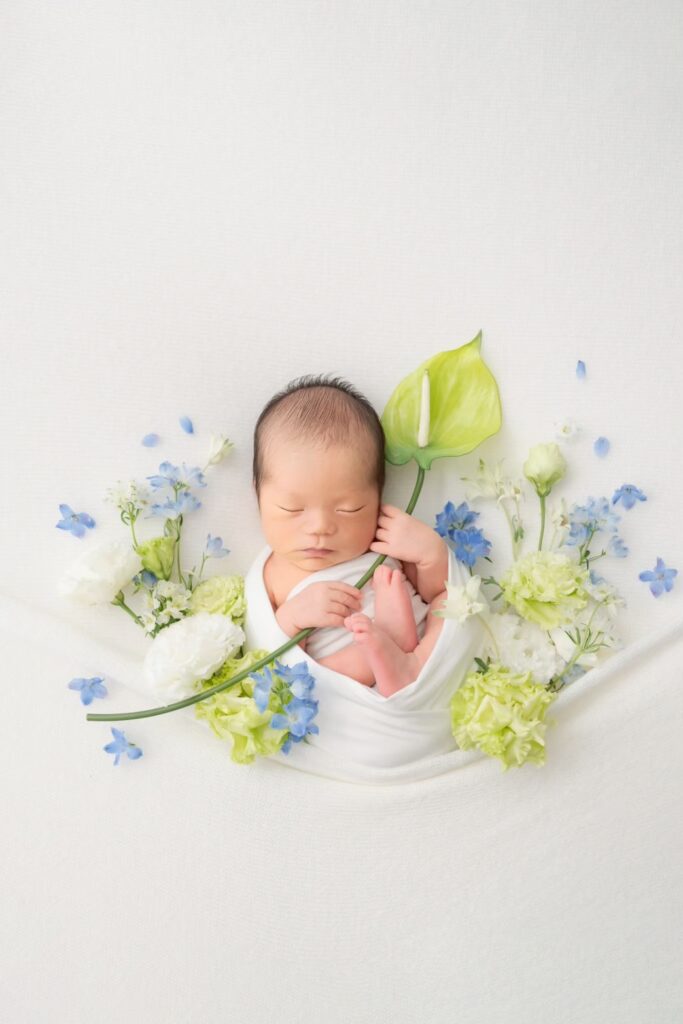 floral newborn photo