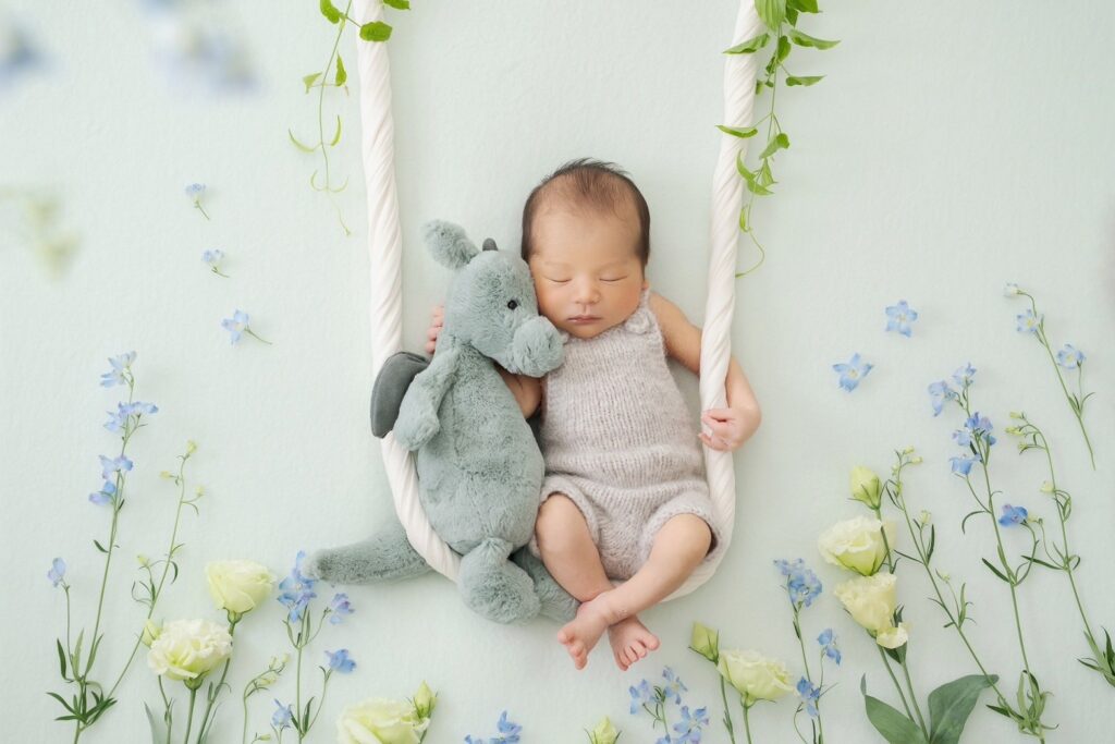 floral newborn photo
