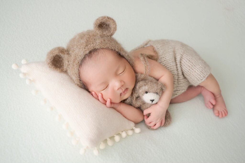 poses newborn photo