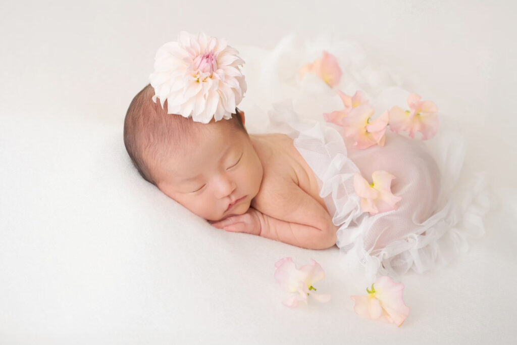 poses newborn photo