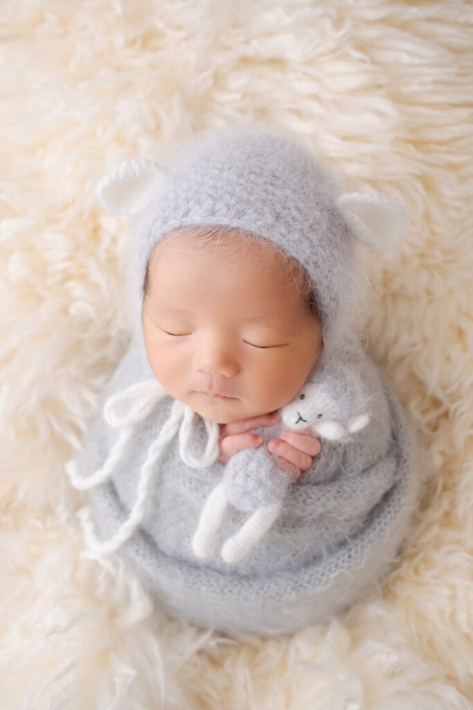 swaddle newborn photo