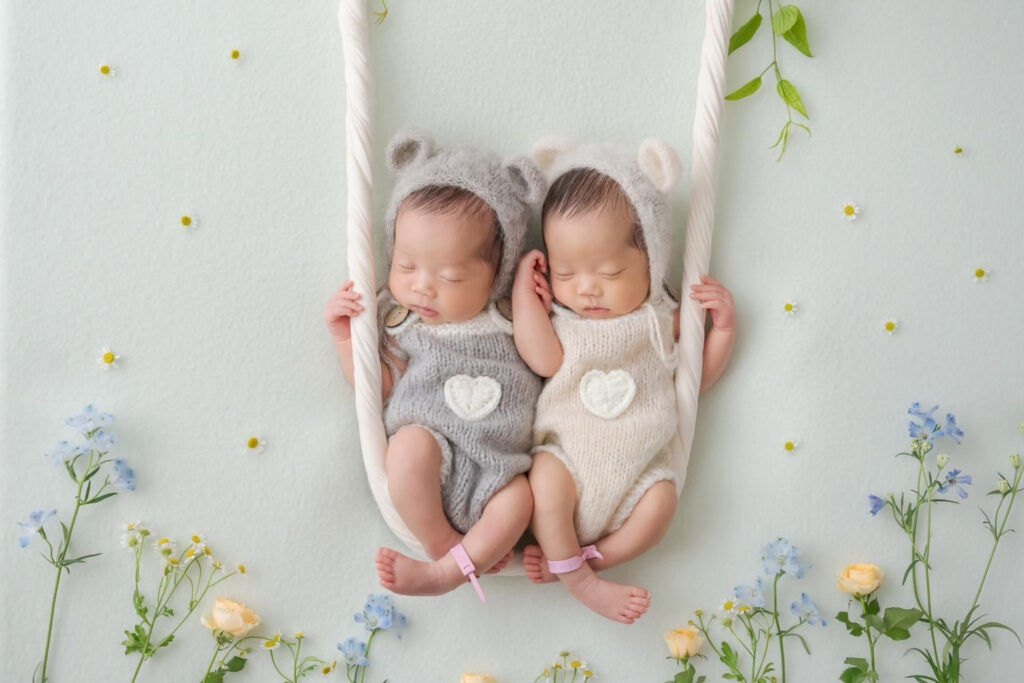 twins newborn photo