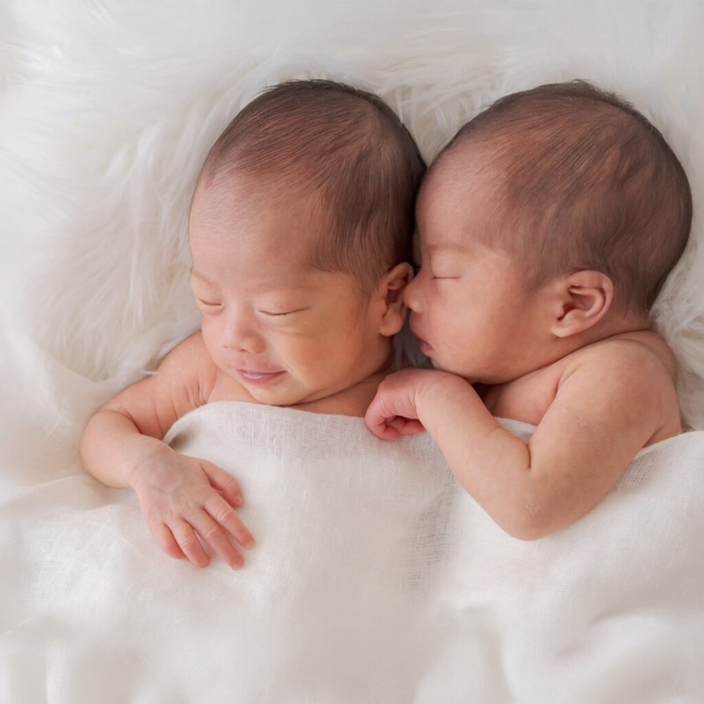 twins newborn photo